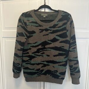 Barefoot Dreams Cozy Chic Plush Camo Crewneck Sweater Size Women’s Large